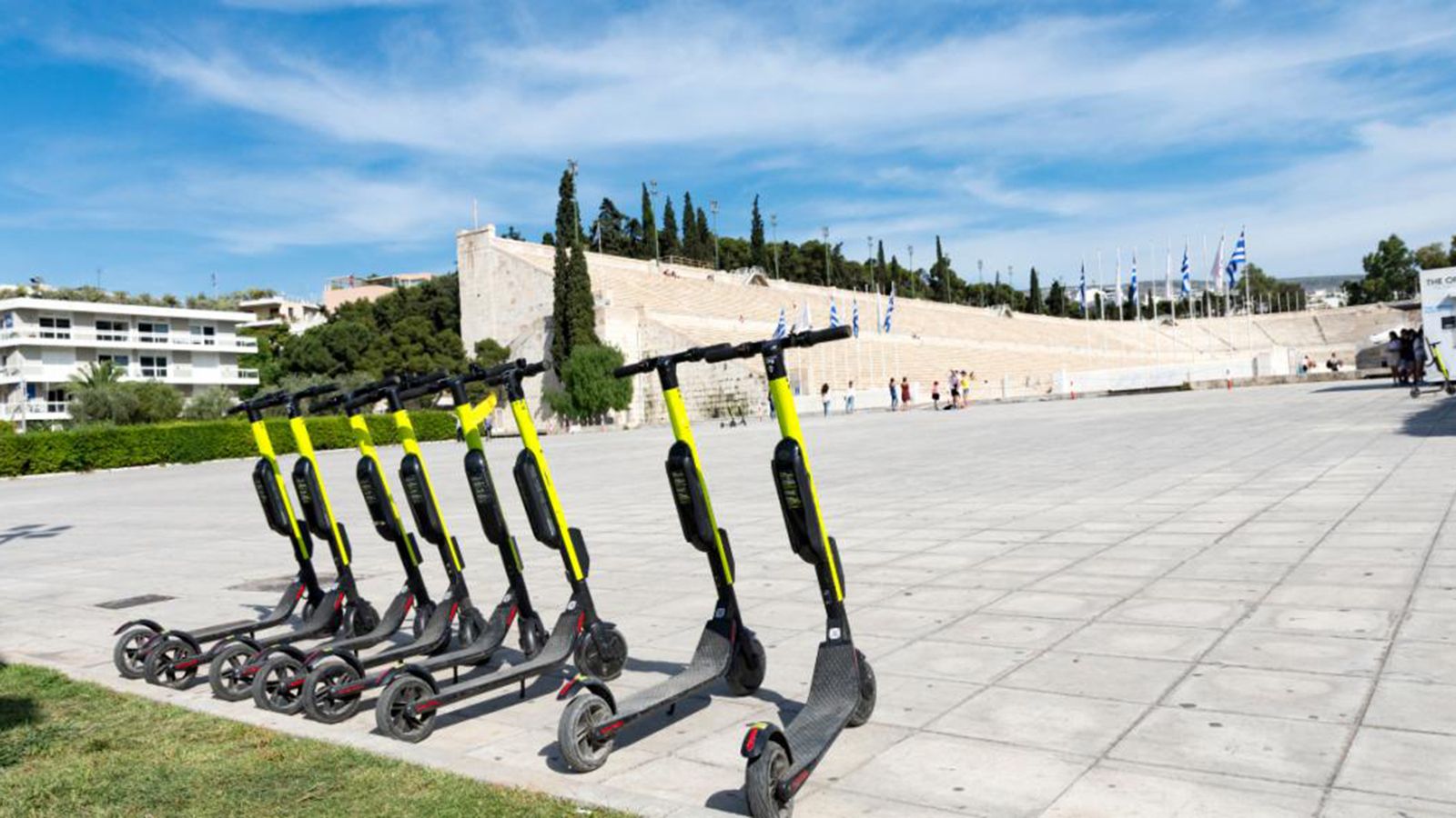 Ηλεκτρικά πατίνια: Κανόνες στην Αθήνα-Που απαγορεύονται, πως παρκάρουν